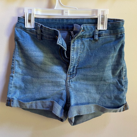 H&M SUPER stretch womens jean shorts size 4 - Picture 1 of 4